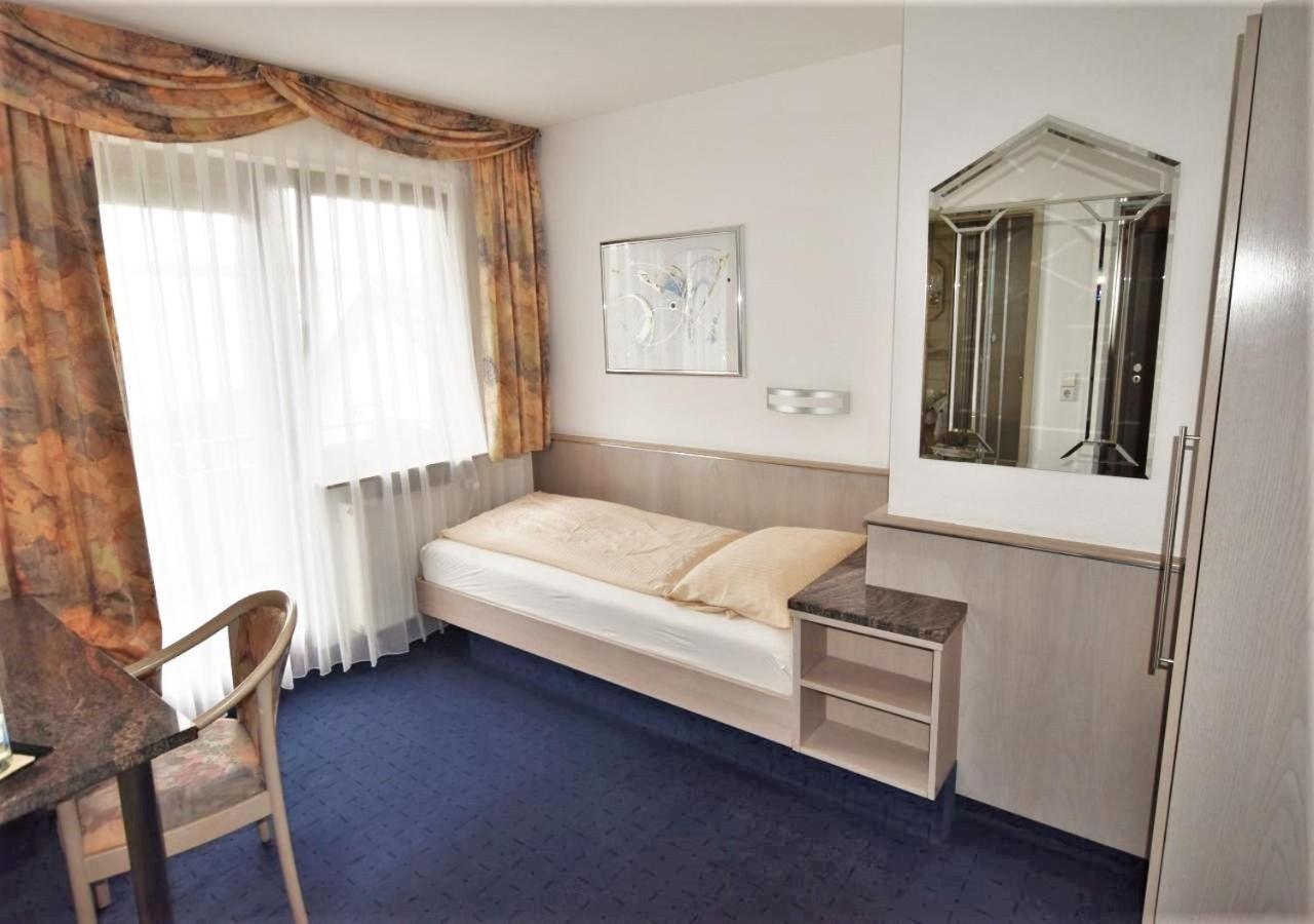 Hotel Alena - Kontaktlos Check-In Filderstadt Bagian luar foto
