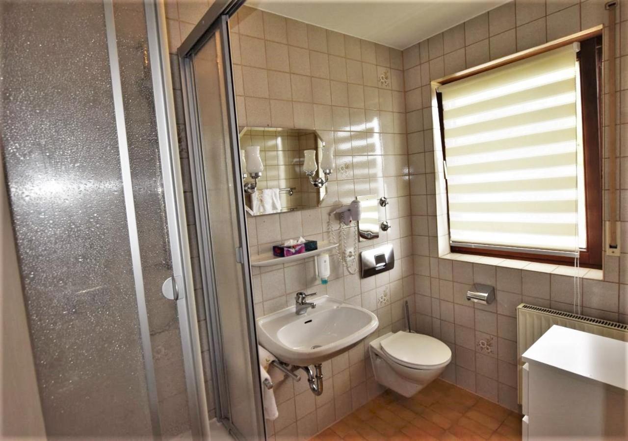 Hotel Alena - Kontaktlos Check-In Filderstadt Bagian luar foto
