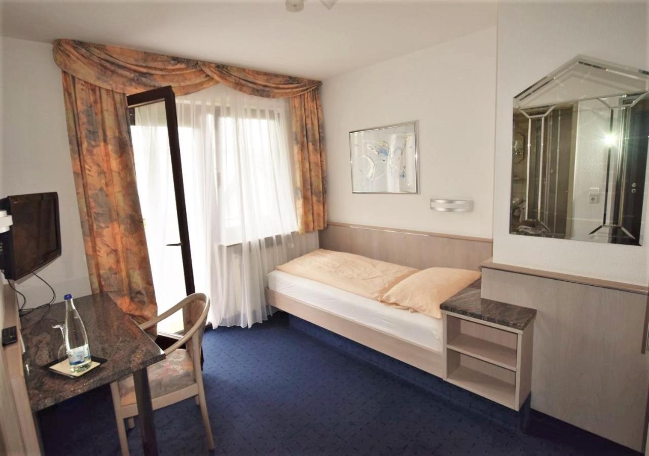 Hotel Alena - Kontaktlos Check-In Filderstadt Bagian luar foto