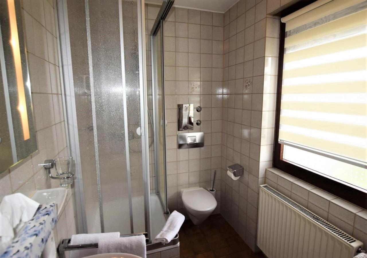 Hotel Alena - Kontaktlos Check-In Filderstadt Ruang foto