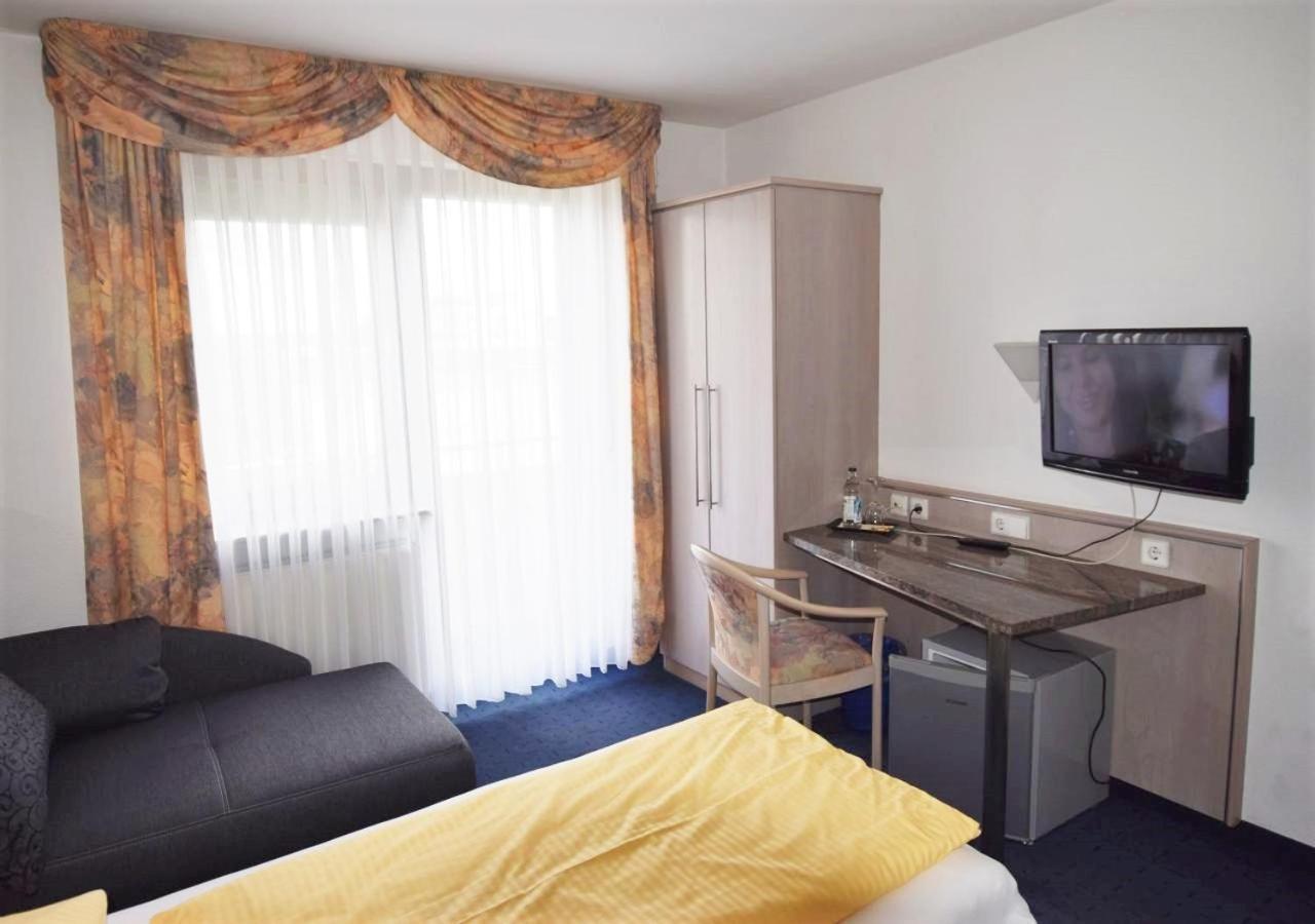Hotel Alena - Kontaktlos Check-In Filderstadt Bagian luar foto