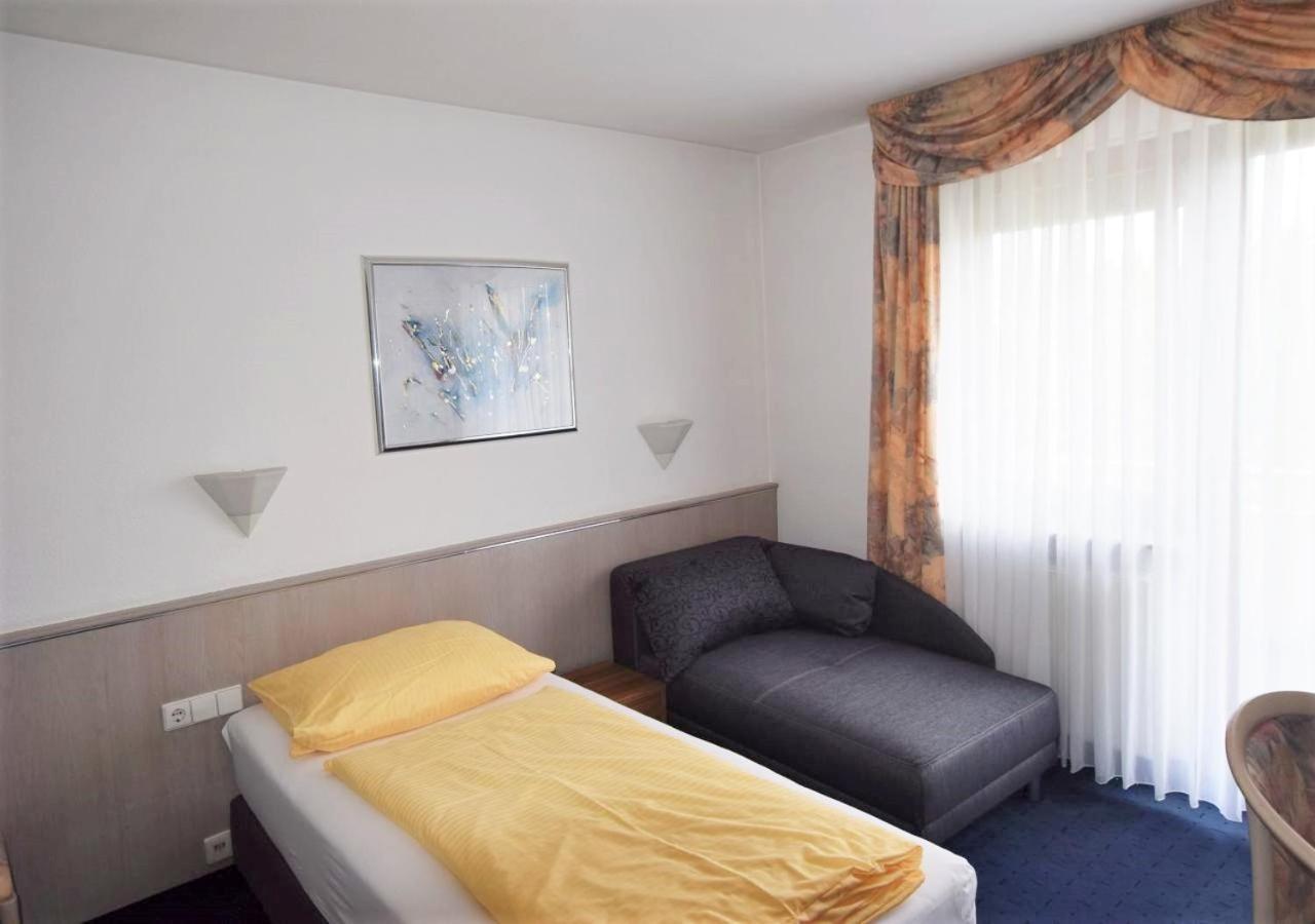 Hotel Alena - Kontaktlos Check-In Filderstadt Bagian luar foto