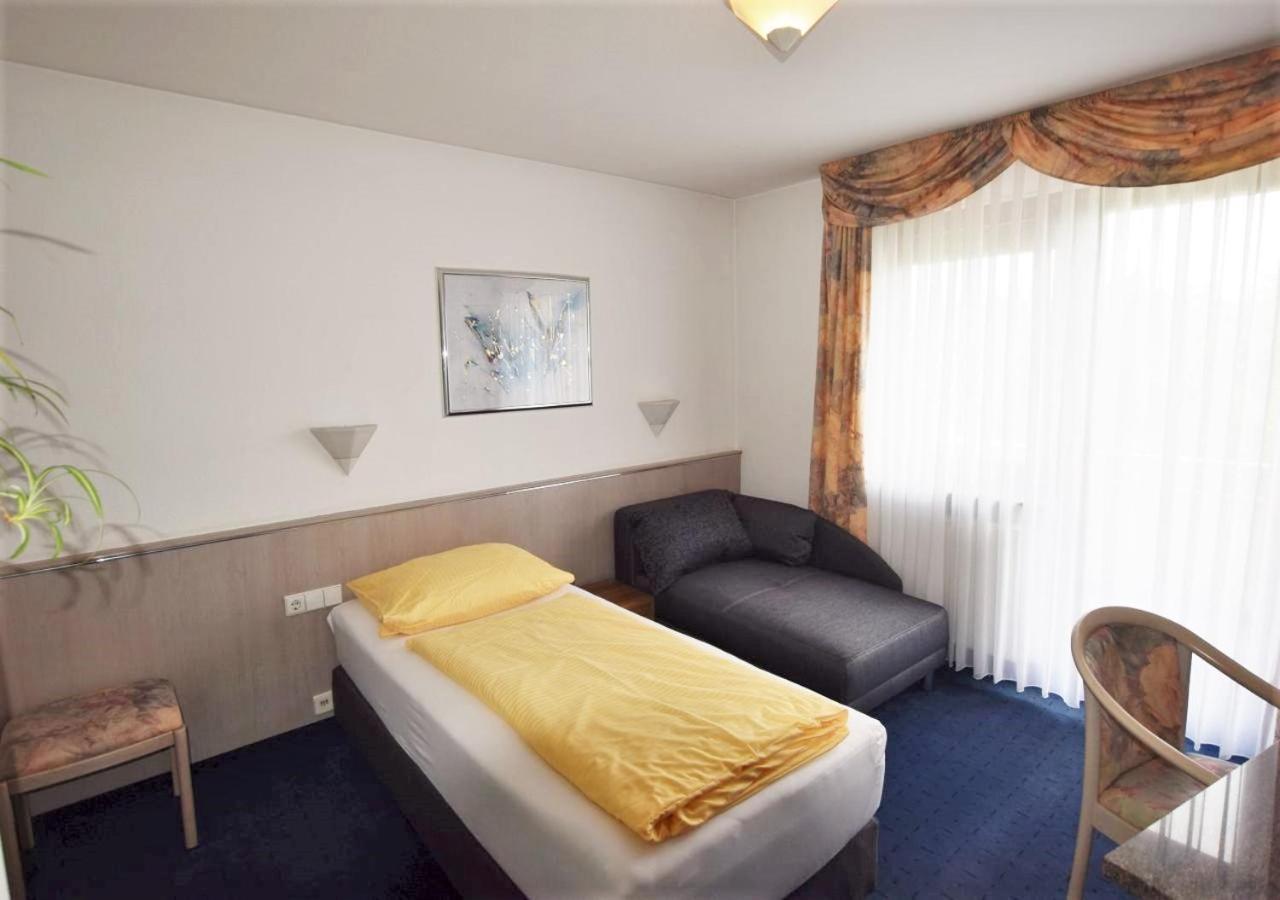 Hotel Alena - Kontaktlos Check-In Filderstadt Bagian luar foto