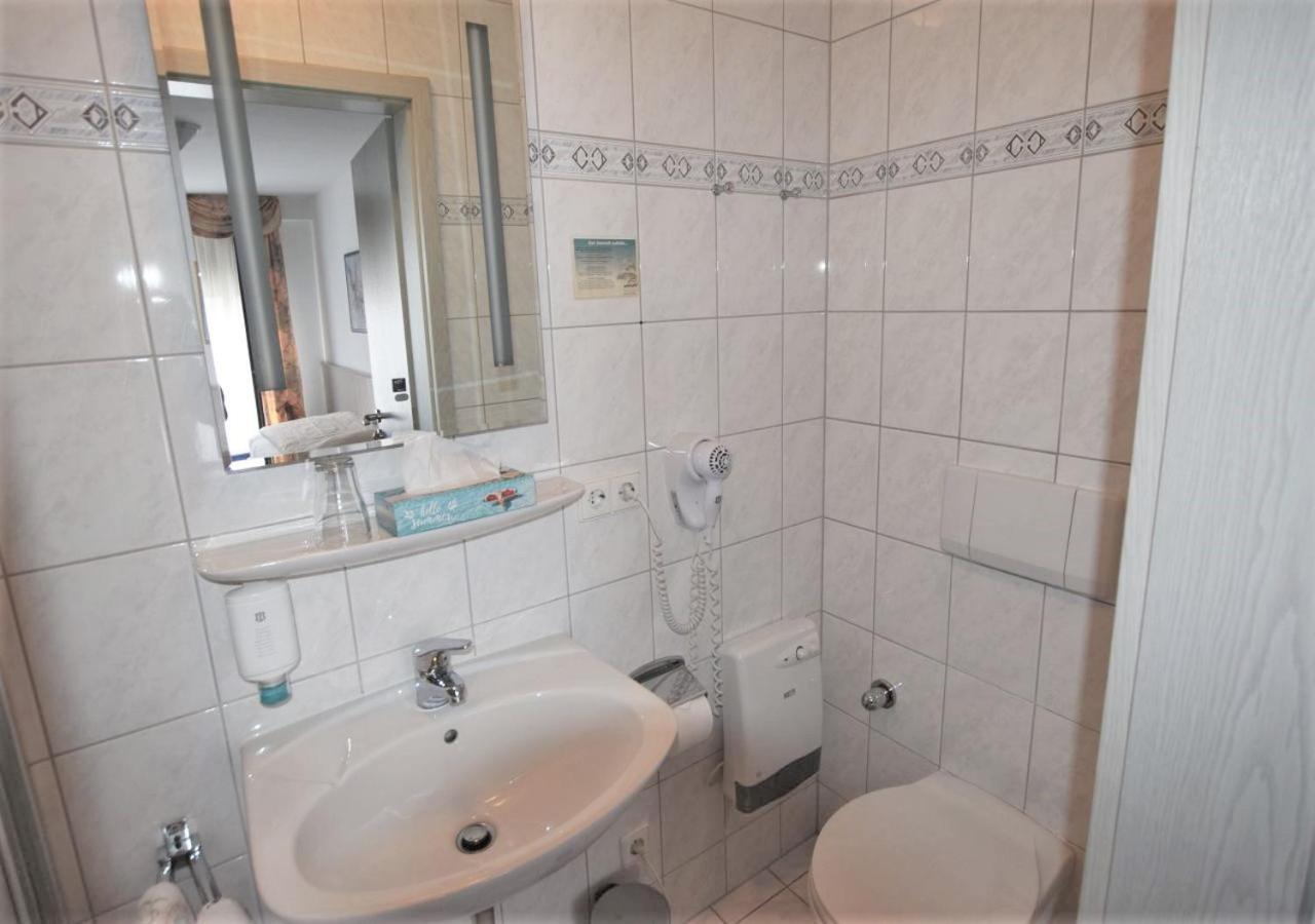 Hotel Alena - Kontaktlos Check-In Filderstadt Bagian luar foto