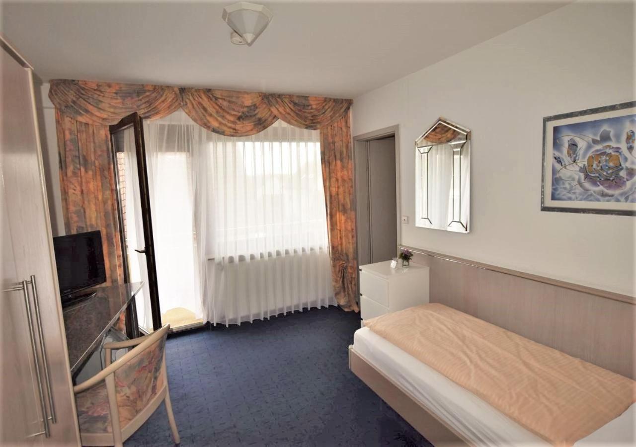Hotel Alena - Kontaktlos Check-In Filderstadt Bagian luar foto