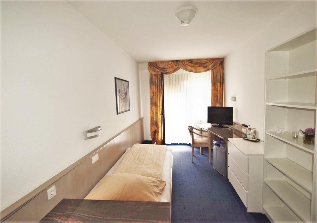 Hotel Alena - Kontaktlos Check-In Filderstadt Bagian luar foto